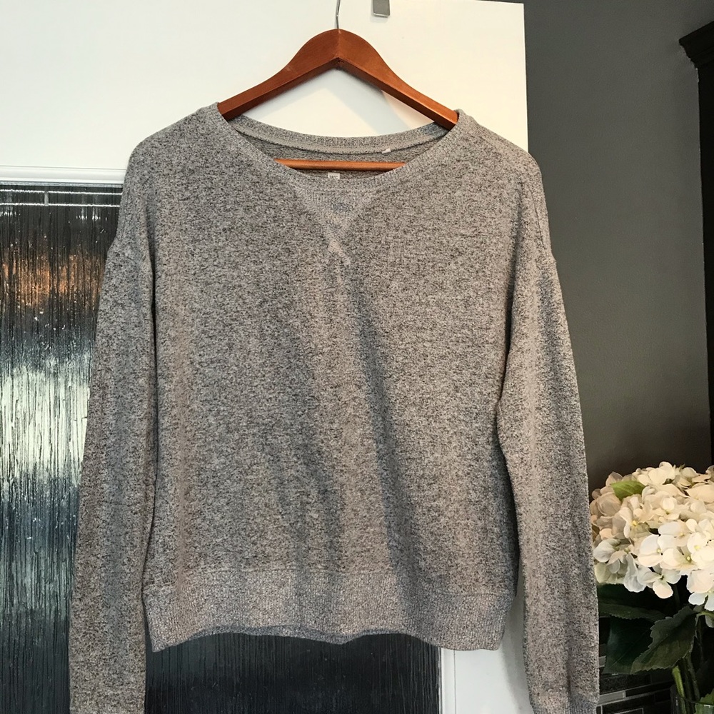 Grey lightweight sweatshirt loose cut, size small
